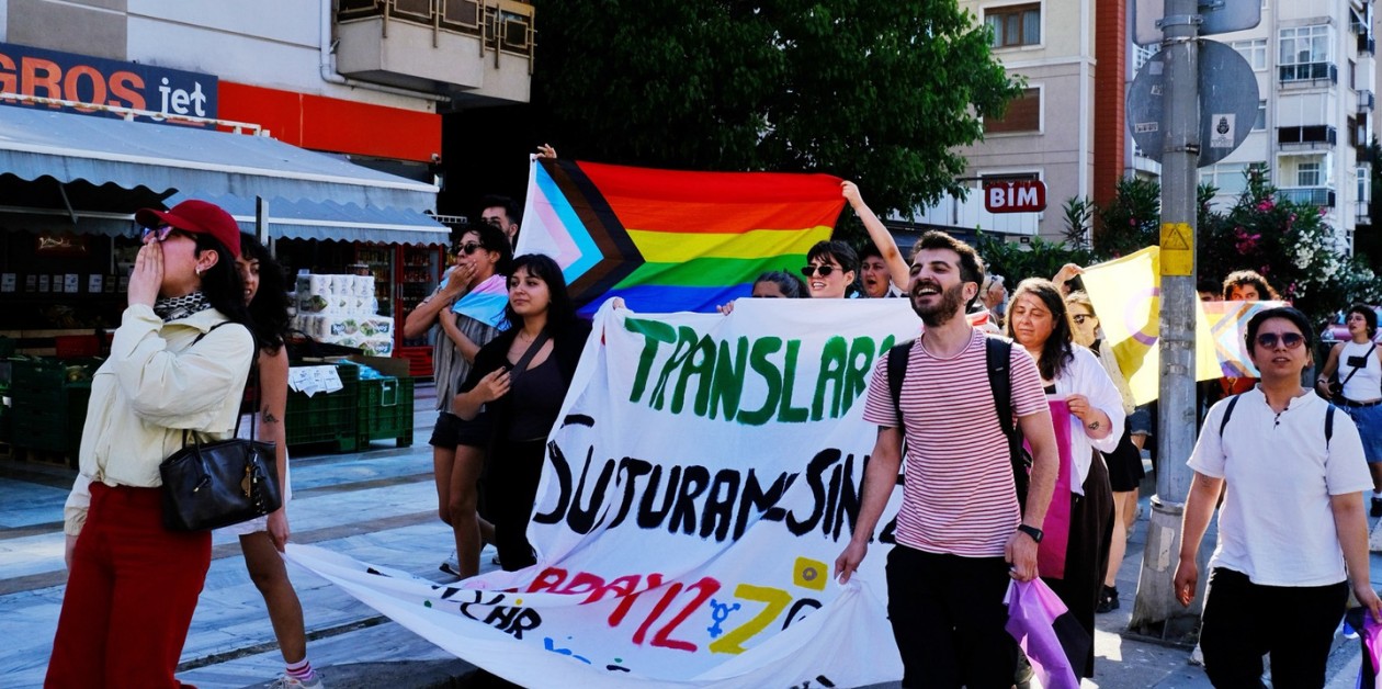 24. İstanbul LGBTİ+ Onur Yürüyüşü Kadıköy’de Yapıldı: 65 Kişi Gözaltına Alındı - ÜniKuir