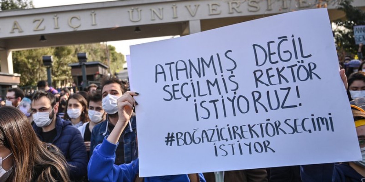 Cumhurbaşkanı, 10 Üniversiteye Kayyım Rektör Atandı - ÜniKuir