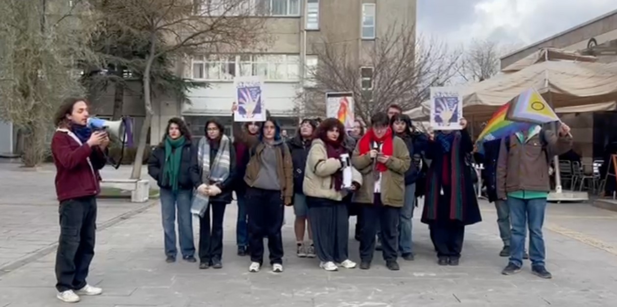 Hacettepe Üniversitesi’nde Poyraz İçin Adalet Eylemi: Bu ölüm tekil bir olay değil; trans mahpuslara yönelik sistematik şiddetin sonucudur - ÜniKuir