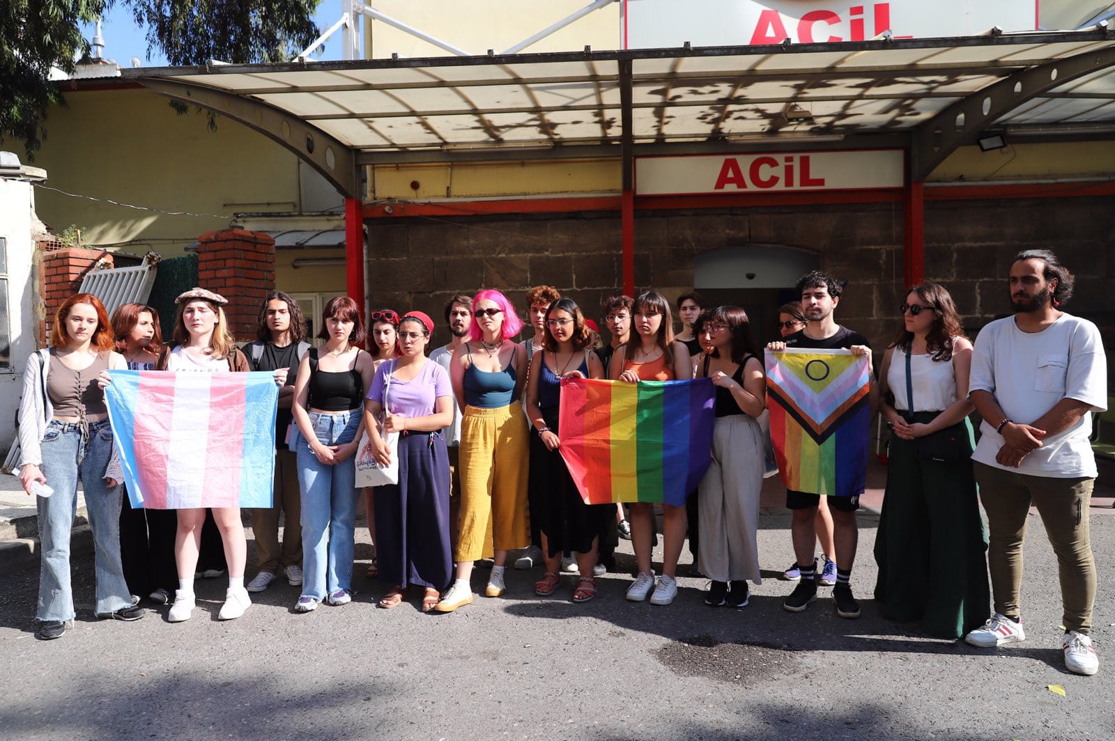 izmir-39-de-bugun-yine-lgbti-ogrenciler-gozaltina-alindi