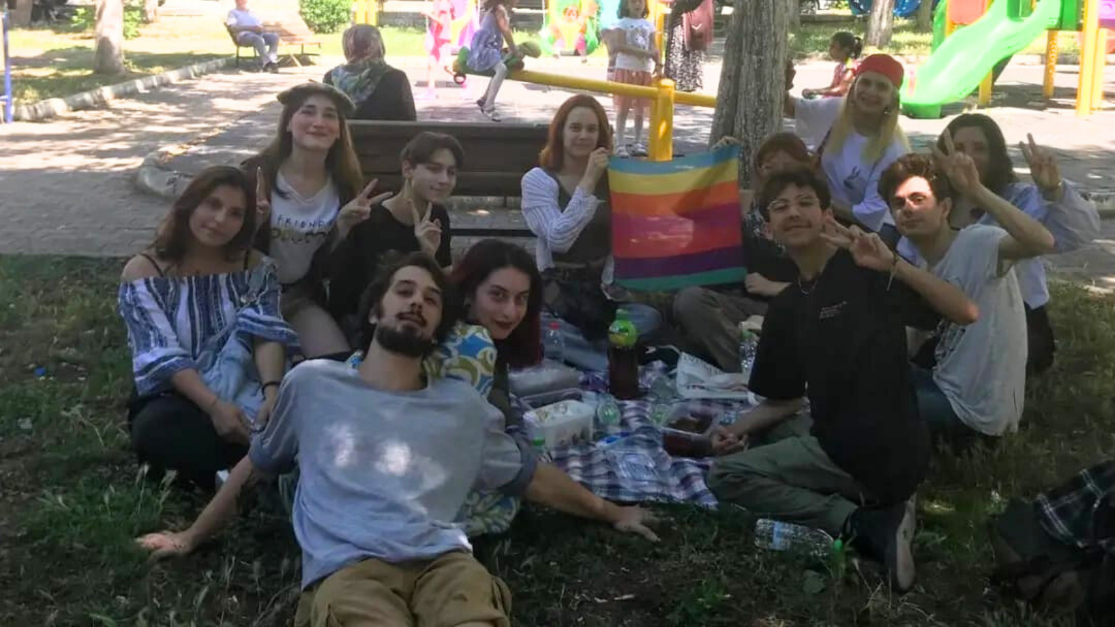 izmir-39-de-bugun-yine-lgbti-ogrenciler-gozaltina-alindi