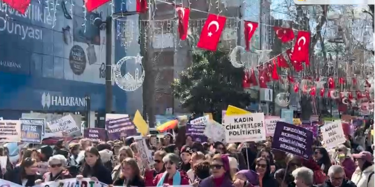 Kocaeli’de 8 Mart Yürüyüşünde Üniversiteli LGBTİ+ Aktivisti İşkenceyle Gözaltına Alındı - ÜniKuir
