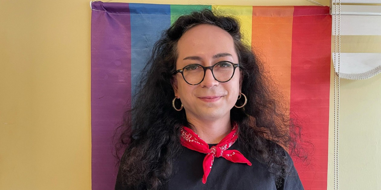 Korku iklimi büyütülüyor: Defne Güzel’e dernek çalışmaları nedeniyle hapis istemi - ÜniKuir